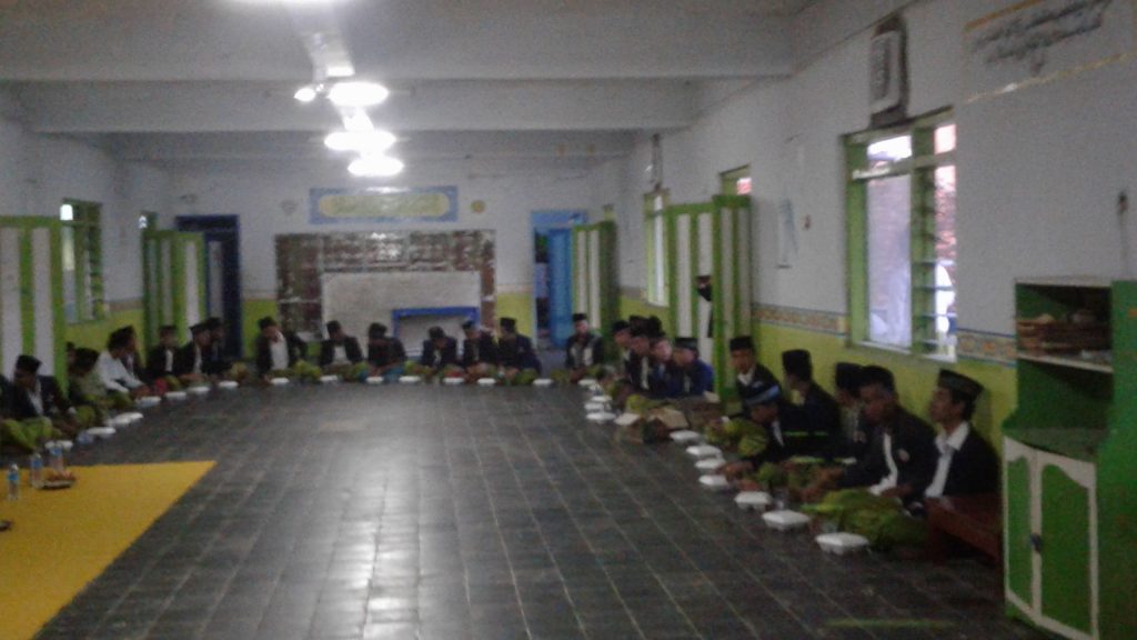Indahnya Bukber Ala English Community Banyuanyar
