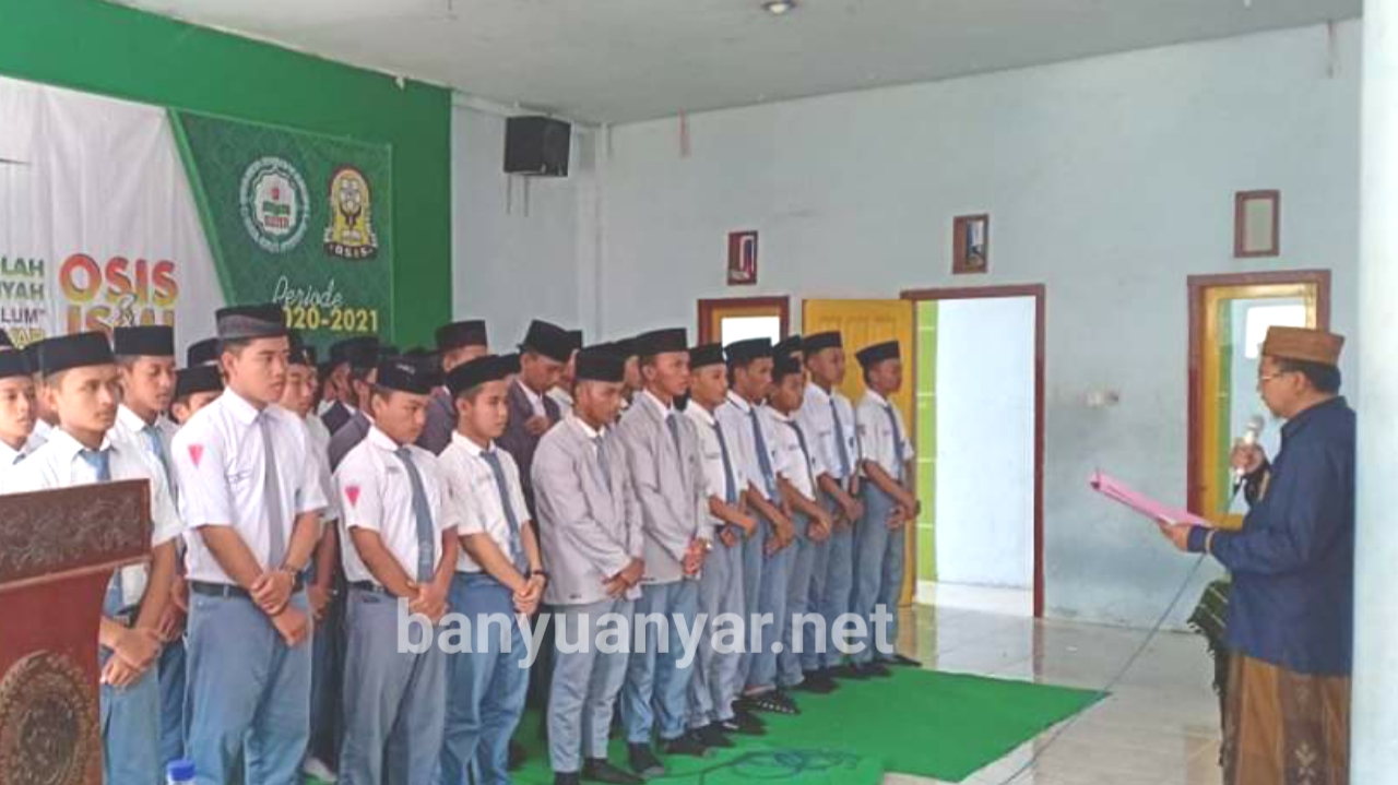 Madrasiyah Banyuanyar Resmi Lantik Pengurus OSIS dan ISMI Periode 2020-2021