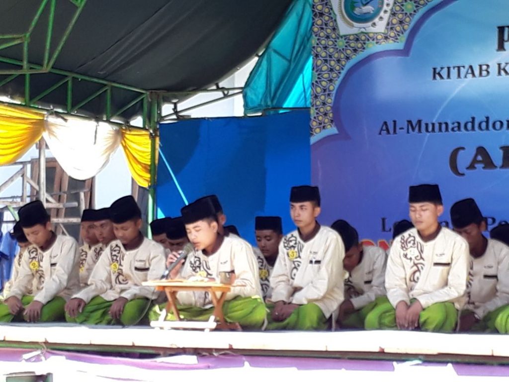 Lulus Studi, Al-Maqraby Mewisuda 33 Anggotanya