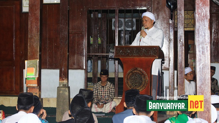 Pentingnya Menyenangkan Hati Orang Lain|Cerita KH. Nuruddin Baqir