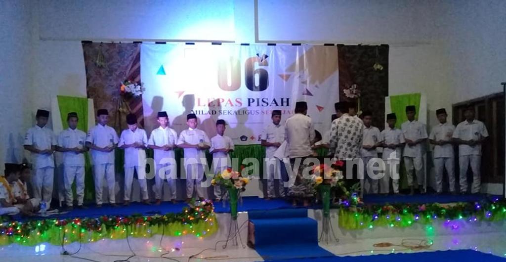 Palang Merah Remaja Peringati Milad Sekaligus Serah Terima Jabatan