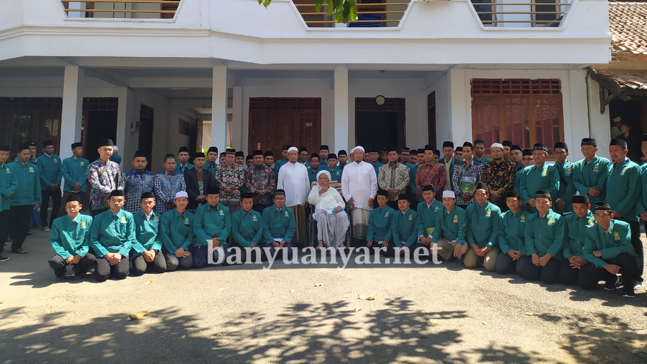 Pengasuh Pondok Pesantren Banyuanyar Lepas Peserta KPM STIBA 2020