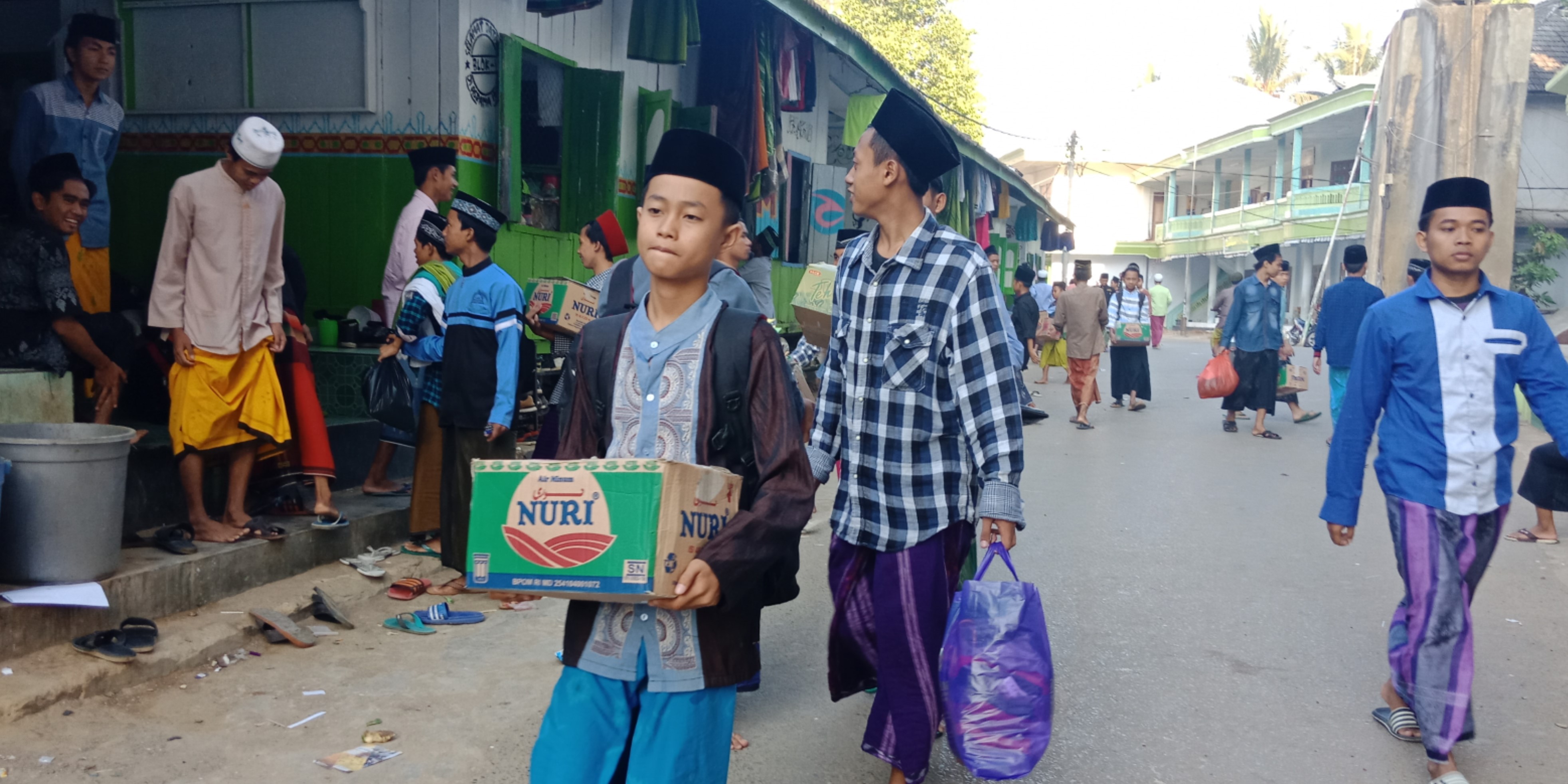 Santri Banyuanyar Pindah Asrama