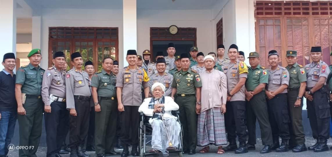 Kapolres dan Dandim Pamekasan Halal Bi Halal di Banyuanyar