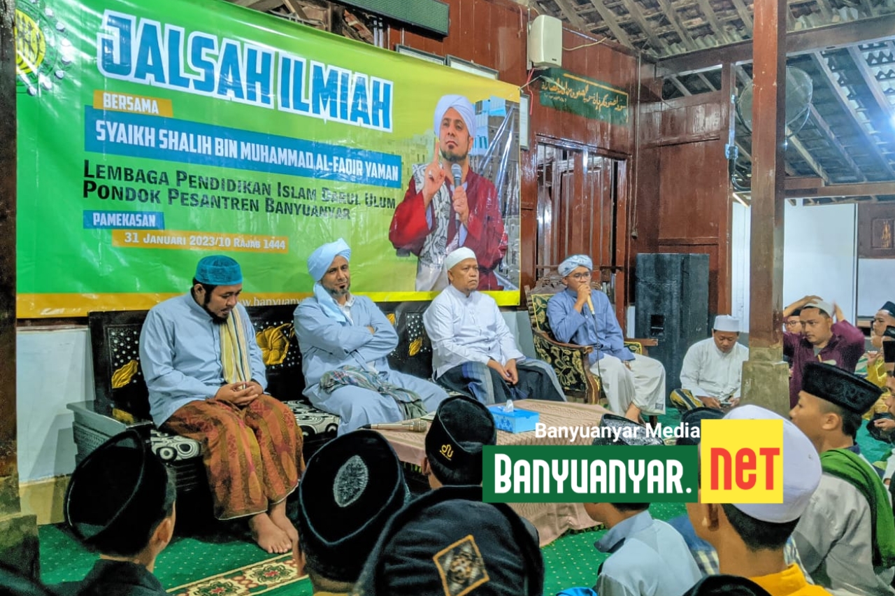 Jalsah Ilmiah: PP. Darul Ulum Banyuanyar Kedatangan Syaikh Dari Kota Yaman 